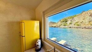 Interior - Milos Boathouse - Between 2 seas (Areti)