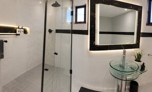 Slaapzaal, 3 slaapkamers, toegankelijk voor mindervaliden, roken | Badkamer