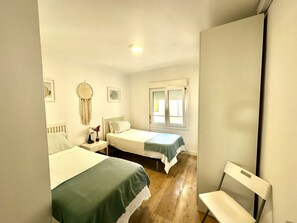 3 chambres, fer et planche à repasser, accès au Wi-Fi (inclus)