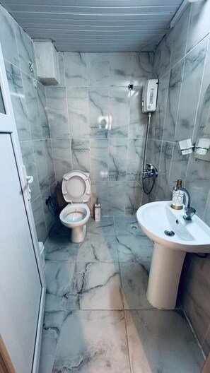 Bathroom - Paflagonya Tarihi Konak
Eski Çarşı  10 Dk Masafede
Merkezi Konum (karabük)