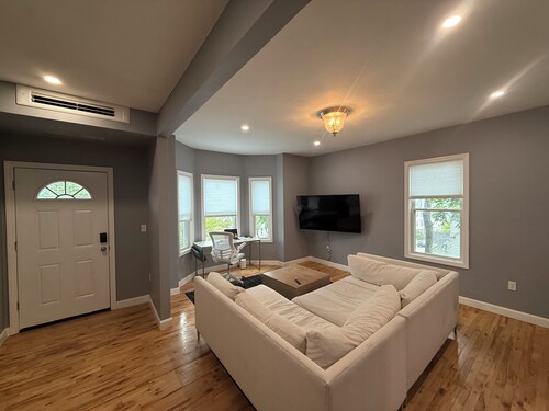 Lovely 2-bedroom apartment with AC in charming Chelsea