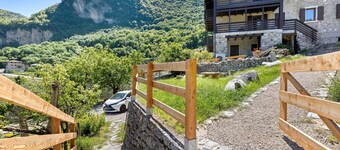 Casa Zucchelli, Garda Trentino: Castle View, Private Garden with BBQ, Up to 8 Guests