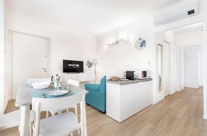 Dining - Vrbo Property (Marina di Andora)