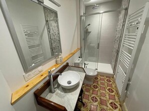 Bathroom - Le Relais des Vignerons (Conilhac-Corbières)
