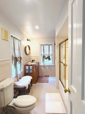 Hair dryer, towels, soap, toilet paper - Beautifully Appointed Apartment in Gothic Victorian in the Heart of Cold Spring (Cold Spring)