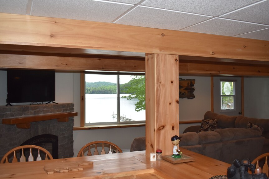 Waterfront Lake House With Private Beach And Dock With Hot Tub On Paradox Lake. - Schroon Lake, NY