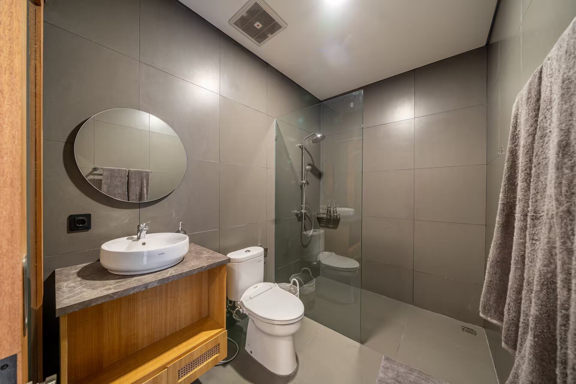 Villa Deluxe, 3 habitaciones, piscina privada | Baño | Albornoces, zapatillas y bidé
