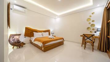 Egyptian cotton sheets, premium bedding, in-room safe