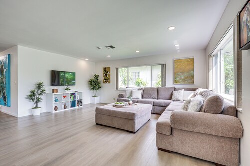 Beautiful, Calm, Modern Home with a Large Playroom