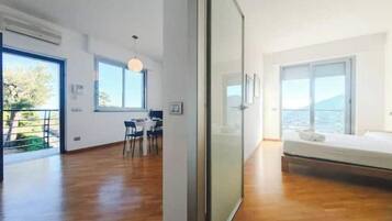 1 bedroom, iron/ironing board, internet, bed sheets