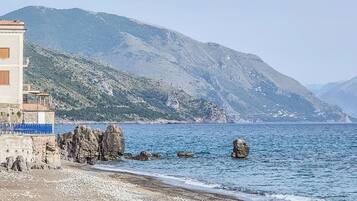 Appartamento, vista montagna | Spiaggia