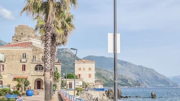 LĂ€genhet - utsikt mot bergen | Strand