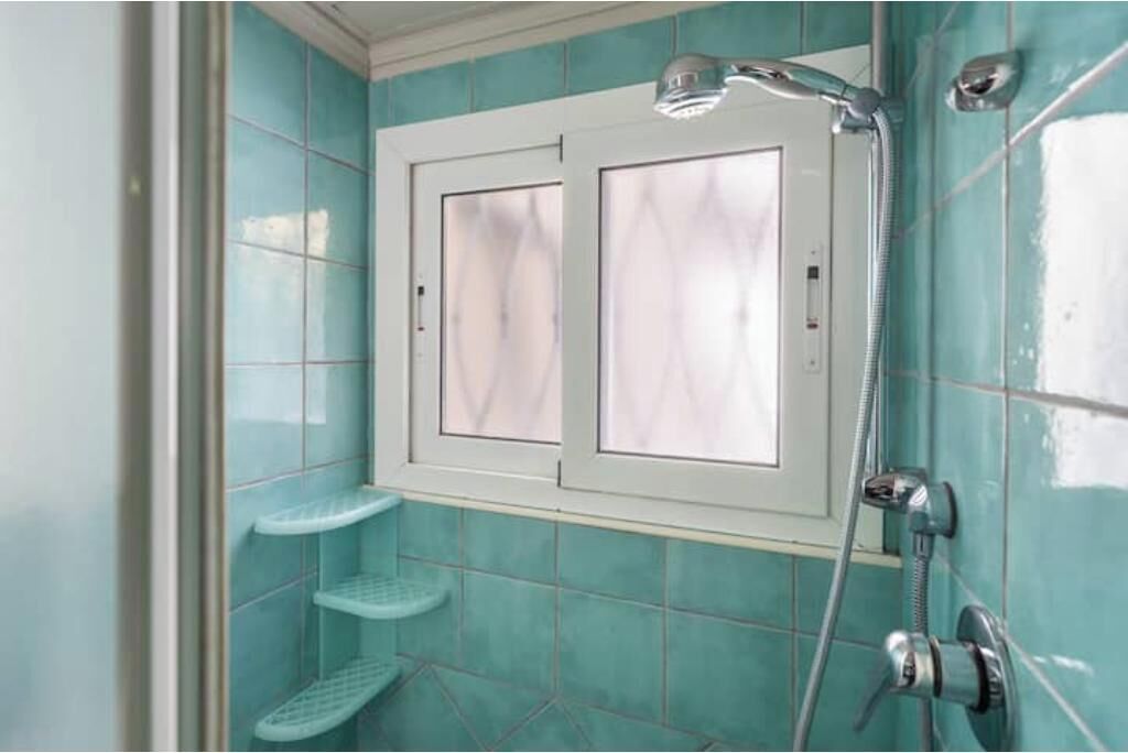 Bruser, hårtørrer, bidet