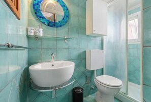 Bathroom - Vrbo Property (Finale Ligure)