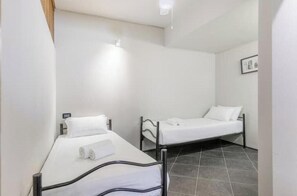 Room - Vrbo Property (Finale Ligure)