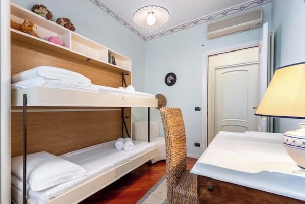 Room - Vrbo Property (Alassio)