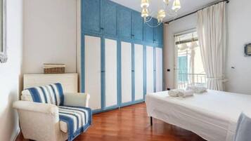 2 habitaciones, tabla de planchar con plancha, wifi y ropa de cama