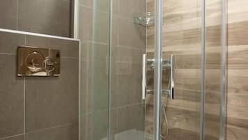 Apartment, Meerblick | Badezimmer | Handtücher