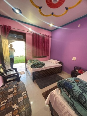 Basic Double Room, Balcony - Yash Homestay Huddu (Daira/Ushara)