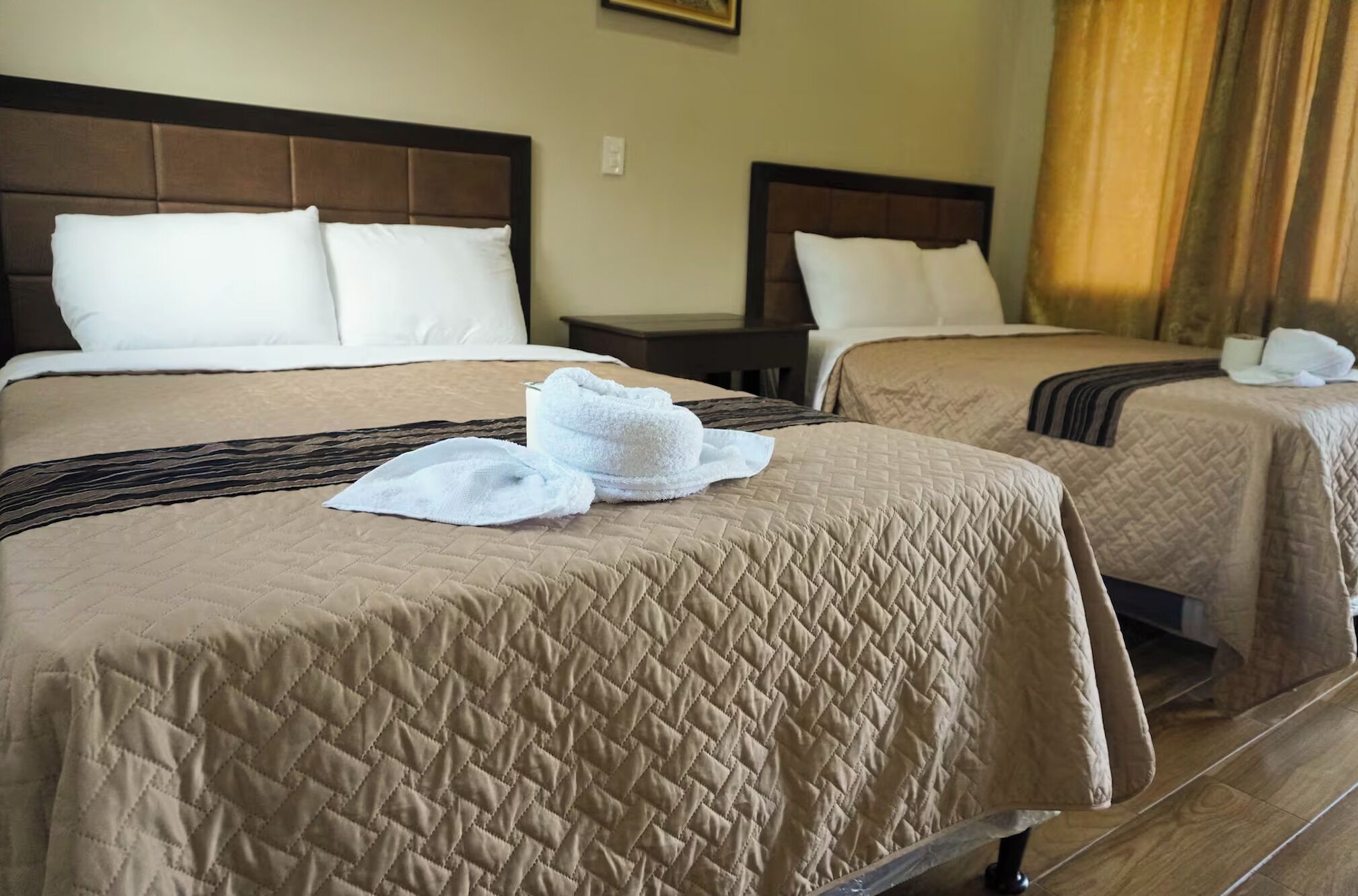 Deluxe tweepersoonskamer | Luxe beddengoed, een bureau, gratis wifi, beddengoed