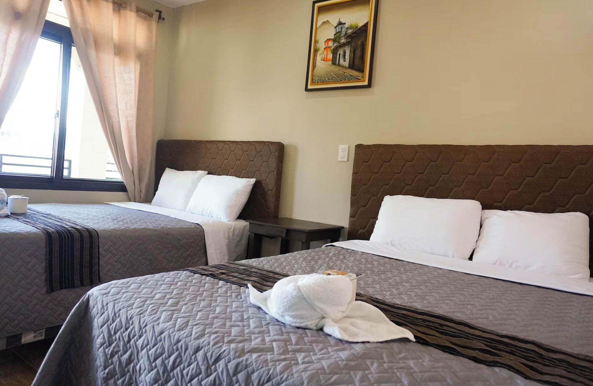 Deluxe tweepersoonskamer | Luxe beddengoed, een bureau, gratis wifi, beddengoed