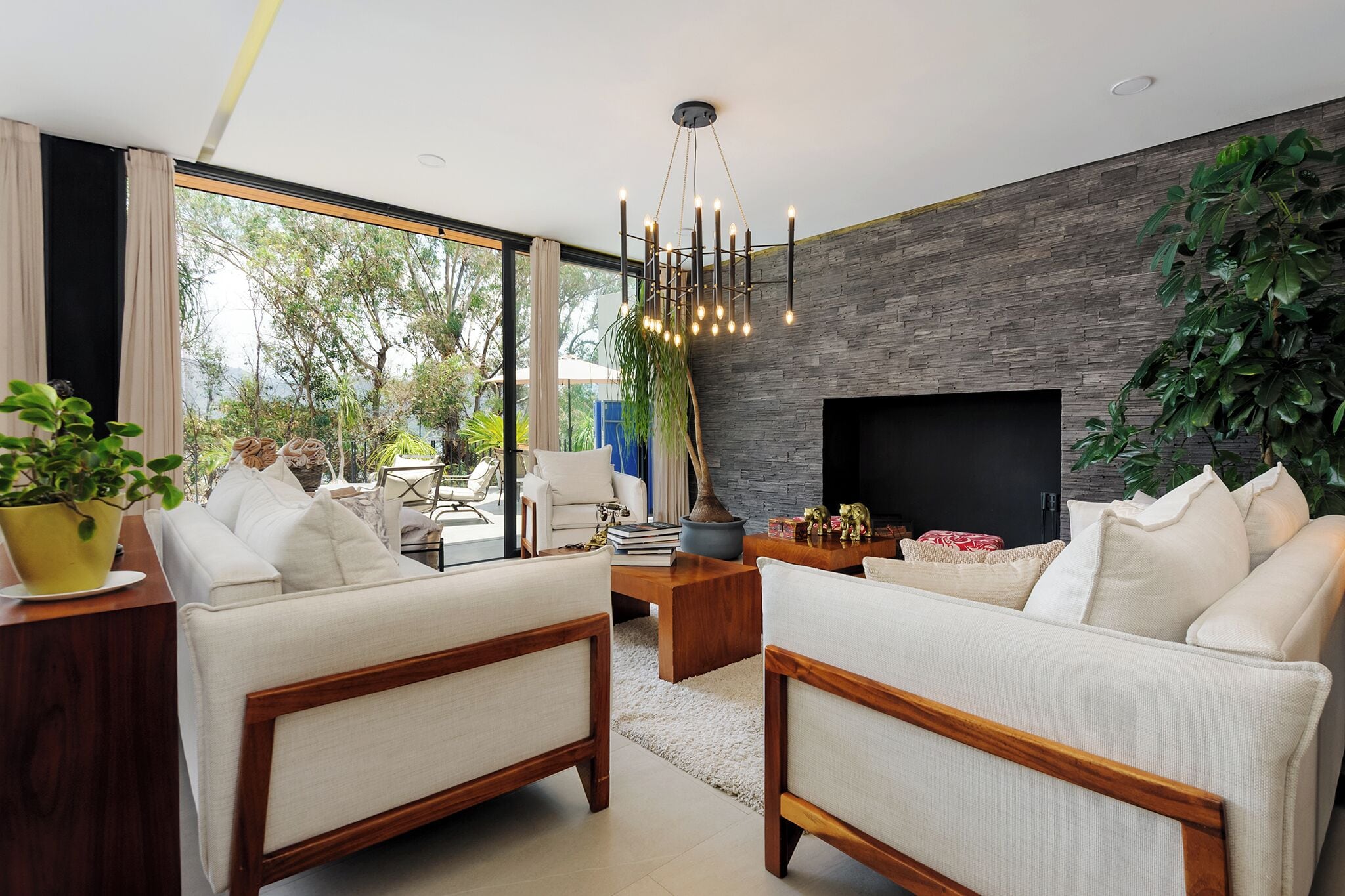 Family House, Lake View | Living area