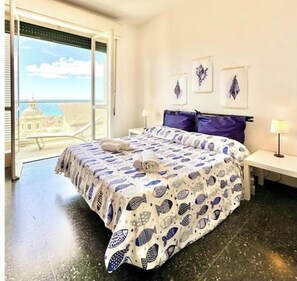 Room - Vrbo Property (Finale Ligure)