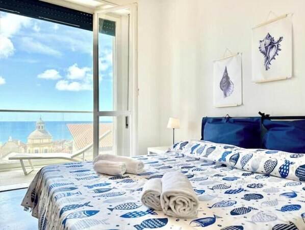 Room - Vrbo Property (Finale Ligure)
