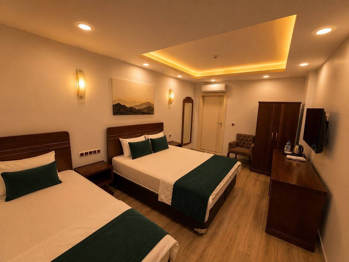 Habitación triple clásica | Wifi gratis y ropa de cama