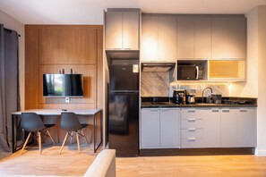 Estudio básico, vistas a la ciudad | Cocina privada