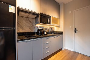 Basic Studio, City View | Dapur peribadi