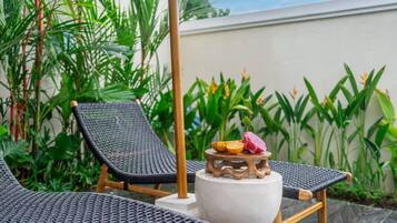 Vila família, 4 quartos, piscina particular | Terraço/pátio