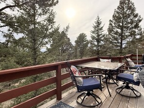 Outdoor dining - Restoration Ridge - A Cabin for Rest & Renewal in Florissant, Colorado (Florissant)
