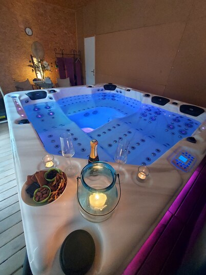 Naturally Calm – Nature Retreat Near Mont Saint Michel Bay (SPA Available for an Extra Fee)