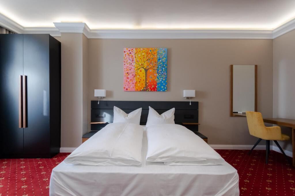Chambre familiale, balcon, vue sur la cour intérieure | Accès au Wi-Fi (inclus)