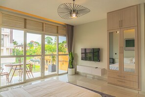 Studio, Balcony, Pool View - AMAYA HOTEL (Kampala)