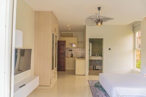 Studio, Balcony, Pool View - AMAYA HOTEL (Kampala)