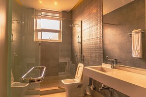 Free toiletries, slippers, towels, soap - AMAYA HOTEL (Kampala)
