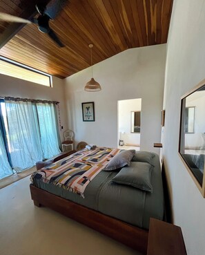 In-room safe, travel crib, free WiFi, bed sheets - Vrbo Property (Pavones)