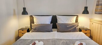 MiCasa Rooms - Old building flair in a renovated monument, close to the trade fair and EGA, parking