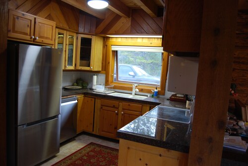 Cabin by the Creek in Stanley Basin