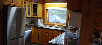 Cabin by the Creek in Stanley Basin