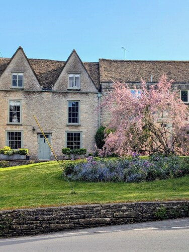 A beautiful eighteenth century townhouse in the heart of Tetbury.