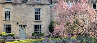 A beautiful eighteenth century townhouse in the heart of Tetbury.