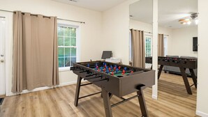 Games room - wildflower retreat (McGaheysville)