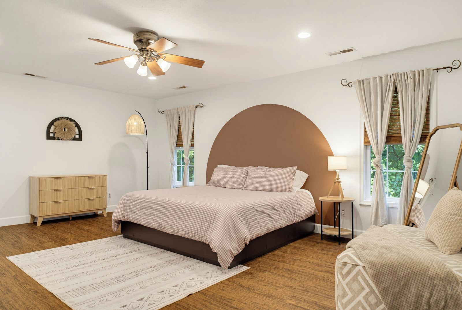 4 Schlafzimmer, Bügeleisen/Bügelbrett, kostenloses WLAN, Bettwäsche