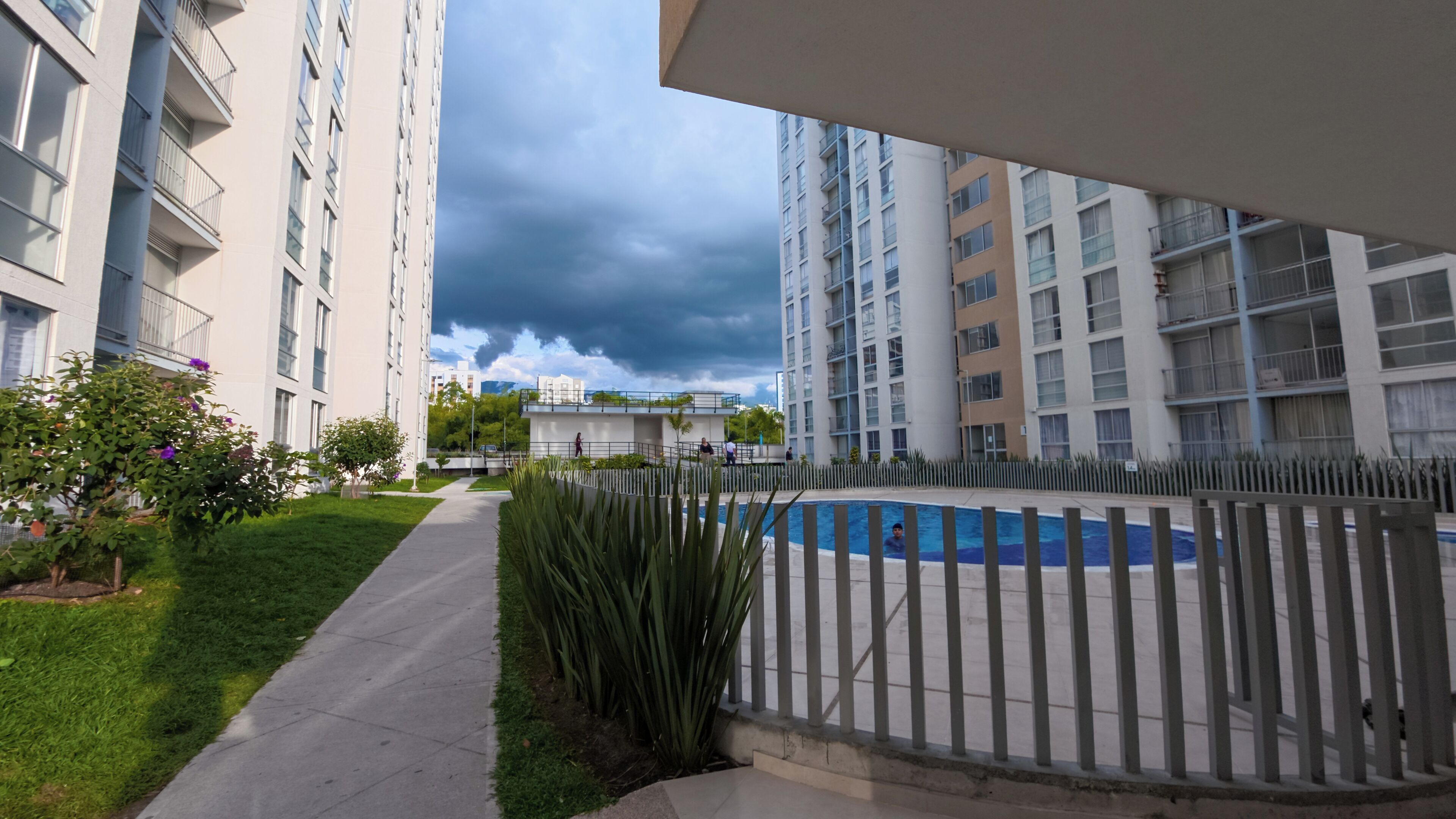 Apartamento Confort, vistas a la montaña | Piscina | Una piscina al aire libre