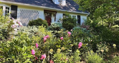 Tranquil Treetop Guest House + Gardens Near Tanglewood and the Berkshires