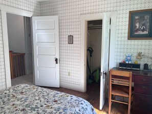 3 室のベッドルーム、アイロン / アイロン台、WiFi、ベッドシーツ