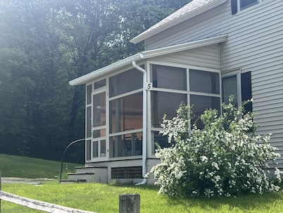 Centrally located 3-bedroom Basecamp in Proctor VT.